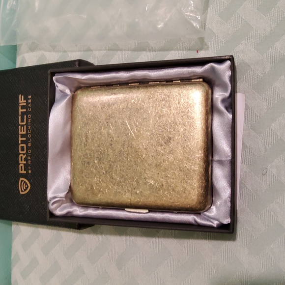 RFID Blocking Credit Card Wallet - Picture 2 of 6